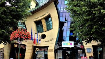 Krzywy Domek w Sopocie – najchętniej fotografowana nadmorska atrakcja