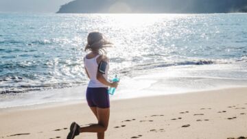 Amatorzy biegania otworzyli sezon zawodów na sopockiej plaży 20 stycznia 2024