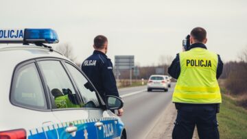 Pijany kierowca bankowozu z bronią w ręku – czeka go grzywna i utrata prawa jazdy