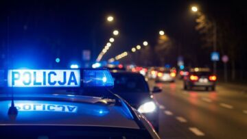 Sopot: Policjanci uczą seniorów, jak chronić się przed cyberzagrożeniami