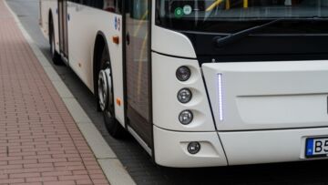 Autobusy wracają na stałe trasy po wypadku na Witomińskiej