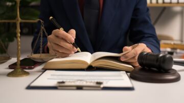 Nowe prawo wzmacnia ochronę dla osób niosących pomoc