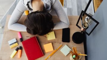 Plotka w życiu dzieci: Lekcja z książką „Kukuryku! Afera w kurniku!” w Minitece