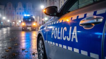 21 doniczek konopi i narkotyki w mieszkaniu